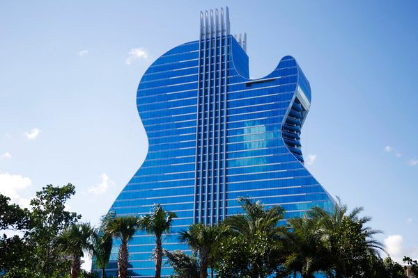 Guitar-Shaped Hotel Opens at Florida Seminole Casino