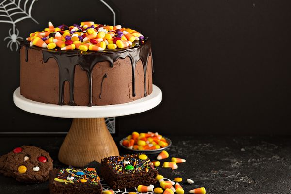 10 Spookilicious Halloween Cake Recipes