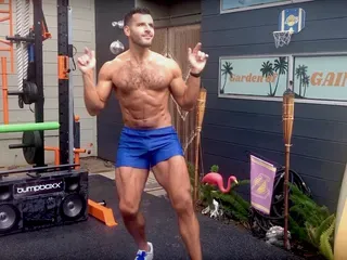 Fitness Friday: 6 Muscle-Building Leg Lunges