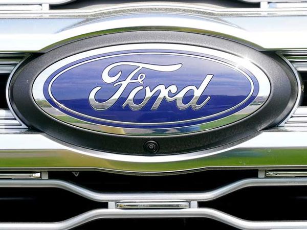 Ford Touts Ample Supply Deals to Hit Electric Vehicle Goals
