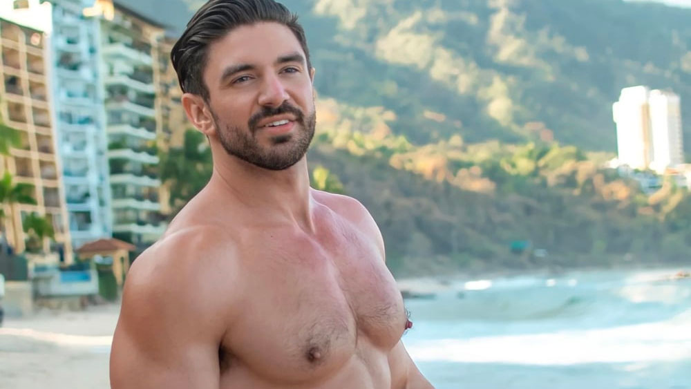 Musician Steve Grand Shares Pride Thirst-trap 