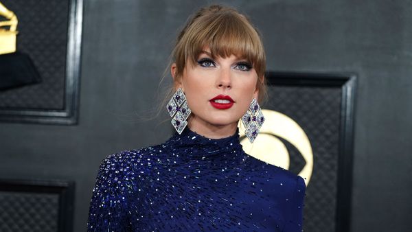 Woman Arrested Outside Taylor Swift's Beachfront Rhode Island Home on Trespassing Charge