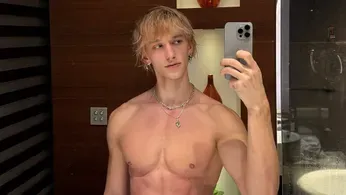 Andrii and His Abs Shine in this Lacy Look