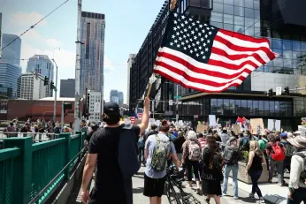 Seattle’s 50,000 No Kings attendance sparks outrage and demand for help as migrants and families are detained while nationwide political threats grow