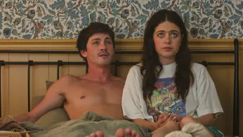 A dark comedy about modern dating in sharp, (knowingly) silly ‘Oh, Hi!’