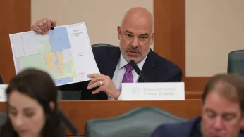 Texas Democrats Arrive in Illinois to Block Vote Back Home on Redrawn House Maps Sought by Trump