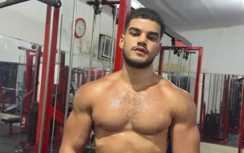 Pump Day With Model Mauro Andres Has Us Panting