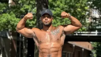 Trey Pressley’s Pieces of Art are Attached to His Own Body