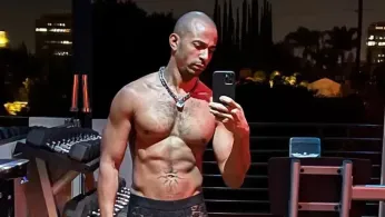 Zario Travezz Wants to Open Up Your Chakras