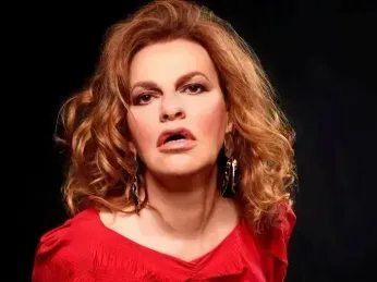 Sandra’s back in town: Comedy icon Sandra Bernhard brings her new live show to Stanford Oct. 4