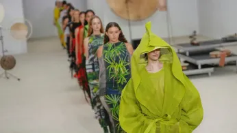 Issey Miyake Imagines Clothes With a Will of Their Own at Paris Fashion Week