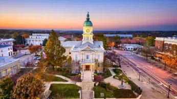 Families Find Budget-Friendly Getaways in US College Towns