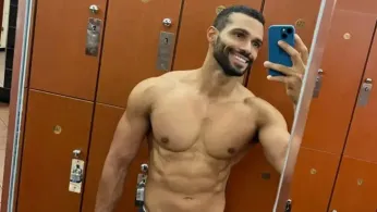 Suave Model Mark Romain is Mesmerizing