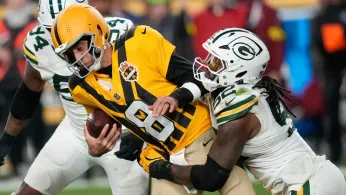 Aaron Rodgers and the Steelers Fall Short in QB's Reunion With Packers As Love Leads 35-25 Win