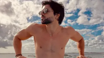 Renan Pitanga Looks Good Under the Covers