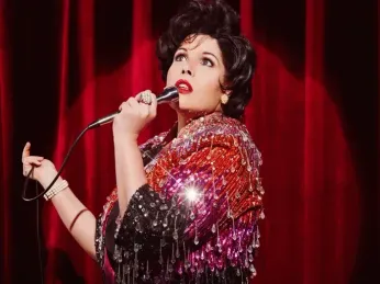 ‘Judy Garland: We Need a Little Christmas’ – Debbie Wileman hauls out the holly at the Strand Theater